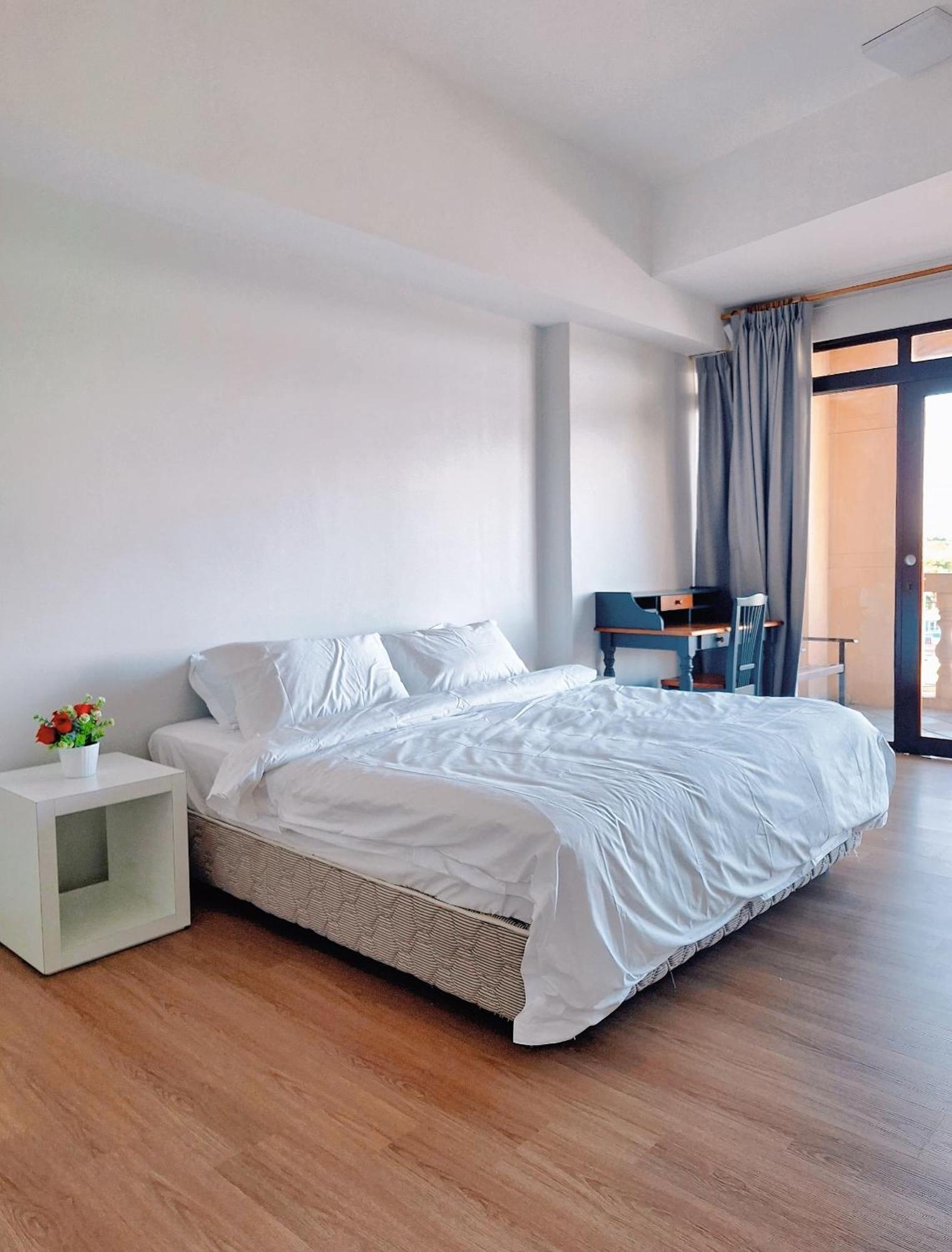 Cozzzy Hut Riverbank Suites Kuching With Spectacular River View Экстерьер фото